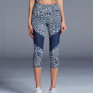 Varley blue leopard print 3/4 leggings